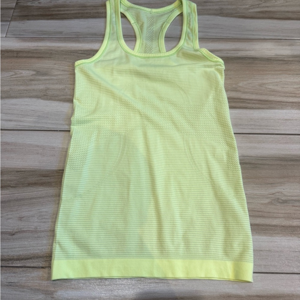 Lululemon Swiftly Tech tank